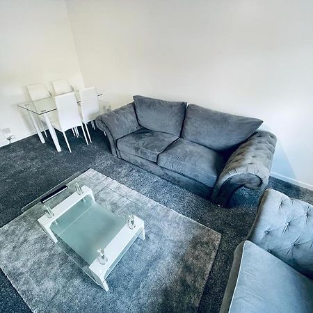 Modern 2 Bedroom Apartment With Free Parking 글라스고 외부 사진