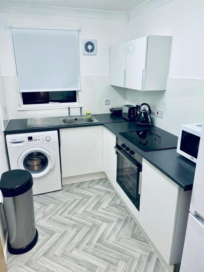 Modern 2 Bedroom Apartment With Free Parking 글라스고 외부 사진
