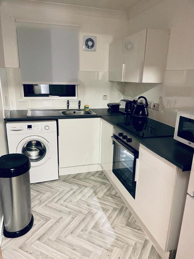 Modern 2 Bedroom Apartment With Free Parking 글라스고 외부 사진