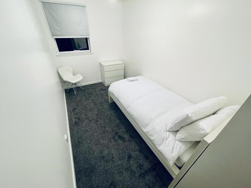 Modern 2 Bedroom Apartment With Free Parking 글라스고 외부 사진