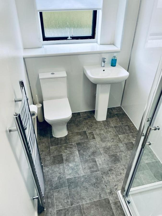 Modern 2 Bedroom Apartment With Free Parking 글라스고 외부 사진